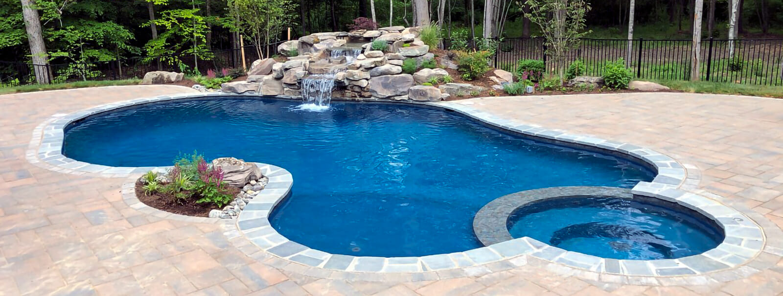 Southern Maryland Custom Swimming Pool Builders│Blue Haven Pools