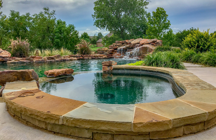 flagstone-coping-around-spa