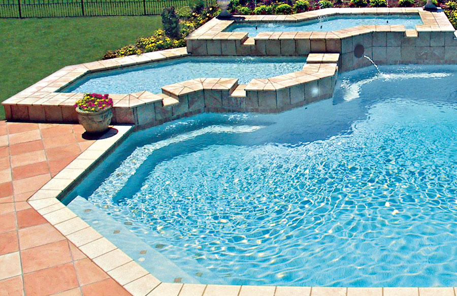 gunite pool with dual-step bench