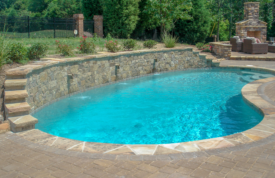 kidney-pool-with-raised-wall-water-feature