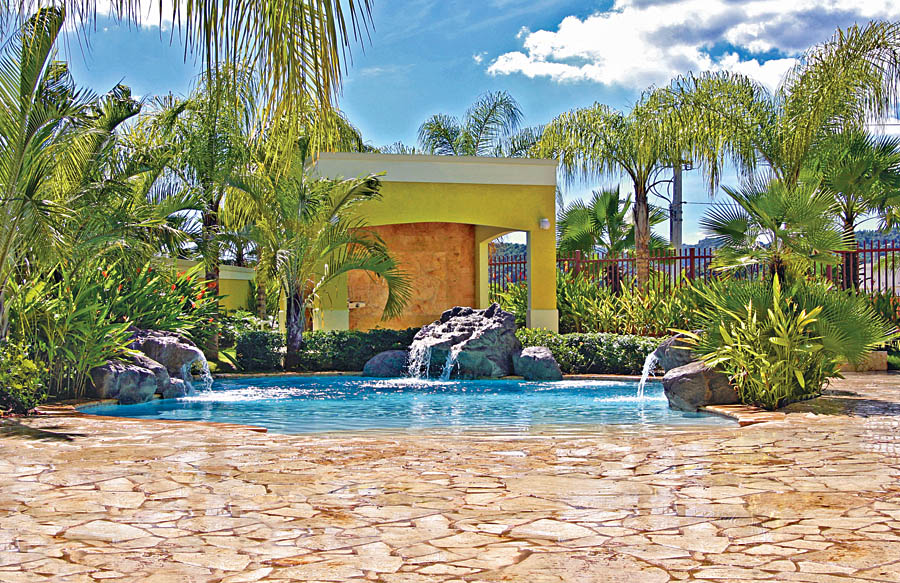 lagoon-style-beach-entry-pool