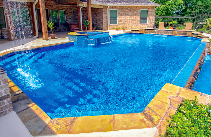 octagon-spa-on-geometric-pool-jpg.jpeg