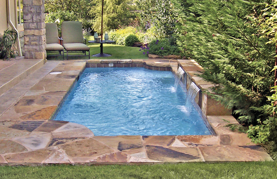 pool-with-flagstone-tile