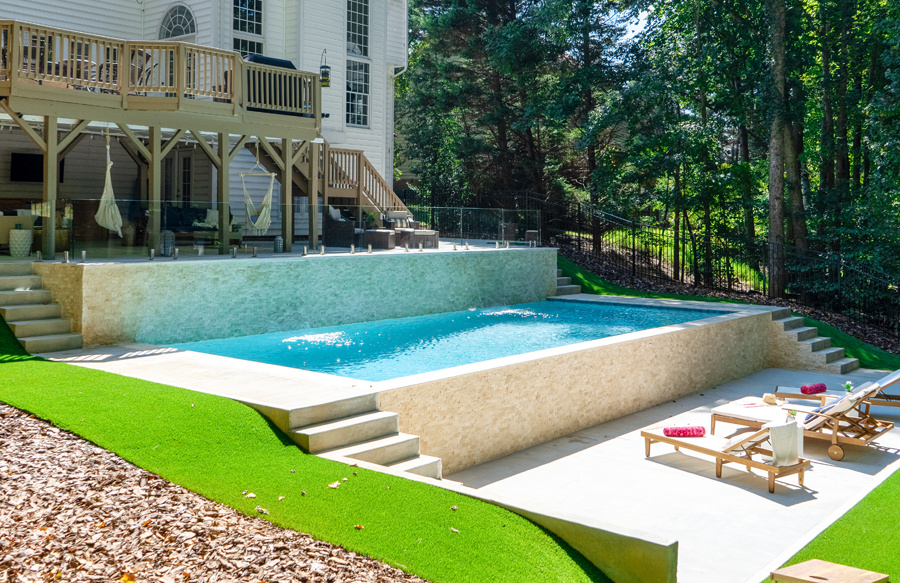 pool-with-integrated-retaining-wall