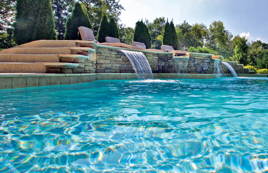 raised-spa-and-water-features-above-swimming-pool