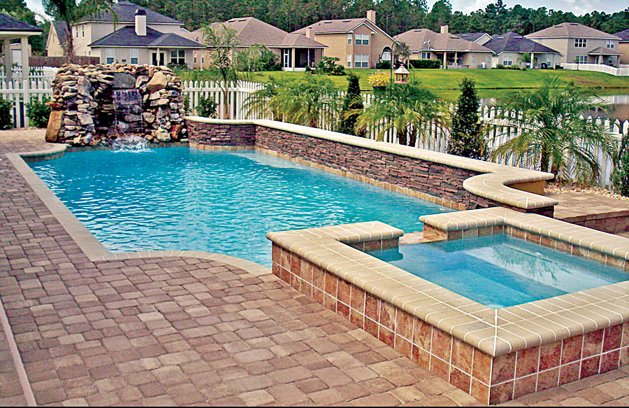 rectangle-spa-on-Roman-pool