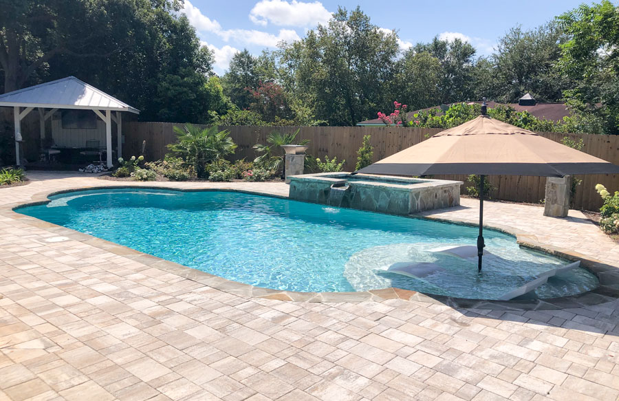 roman-pool-with-rectangle-spa