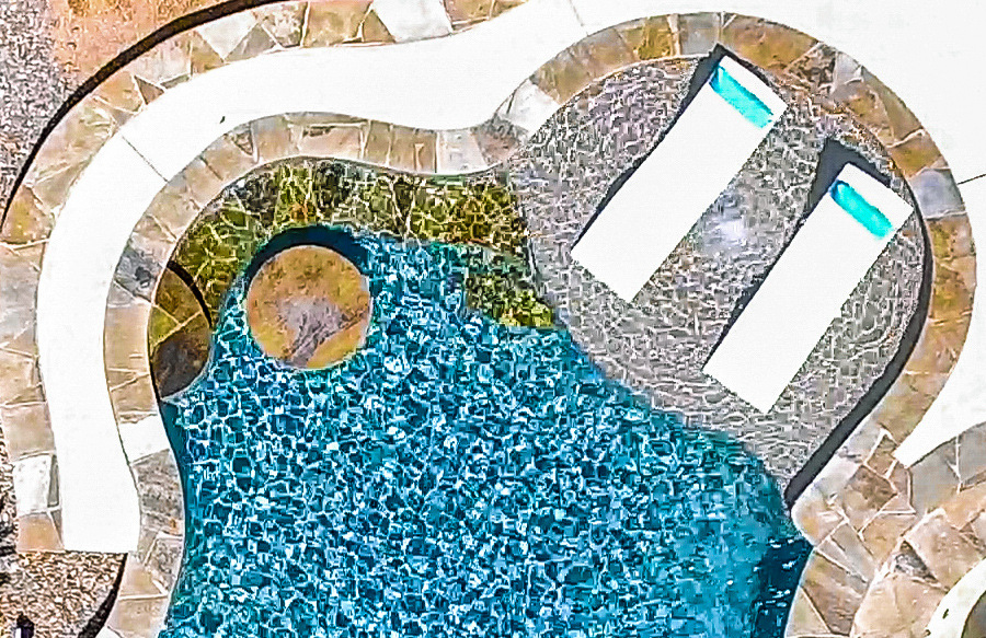 swim-up-table-on-cutom-pool